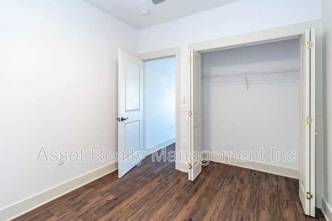 Building Photo - 1110 Franck St