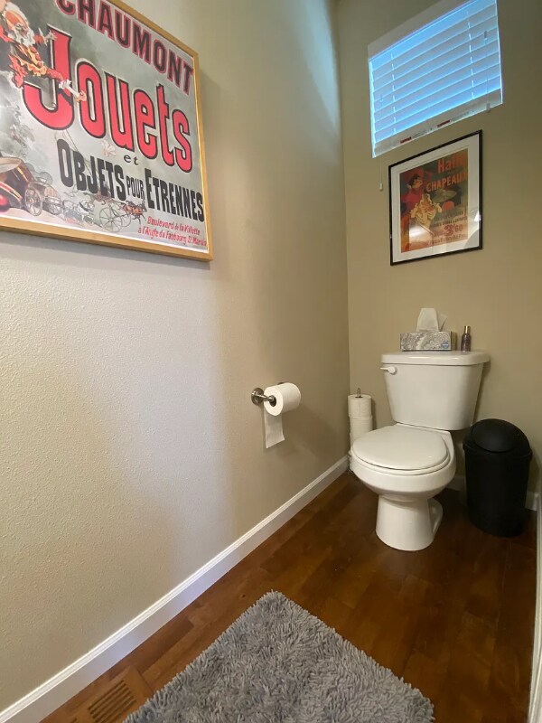 Building Photo - 4424 Edgewater Blvd NE