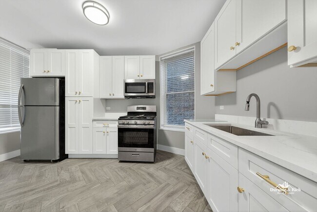 Building Photo - Fantastic 3-Bedroom Has All the Amenities