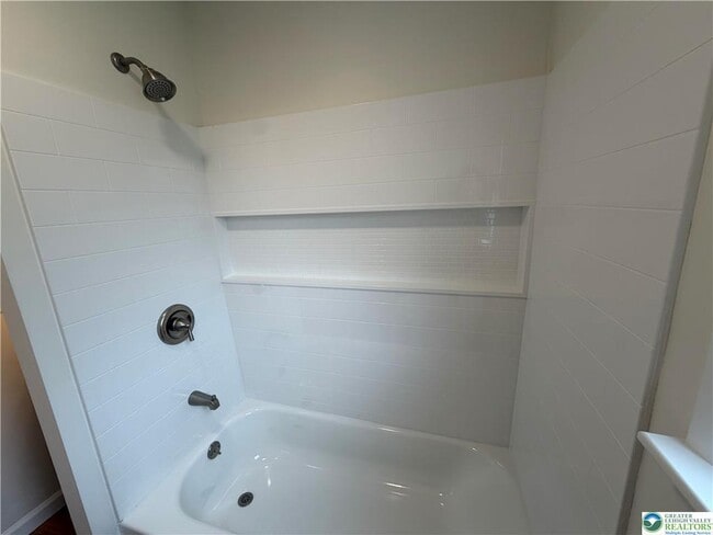 Building Photo - 1640 Stanhope St