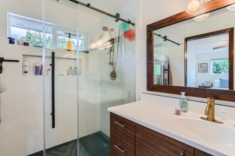 Building Photo - 6106 SE Riverside Dr