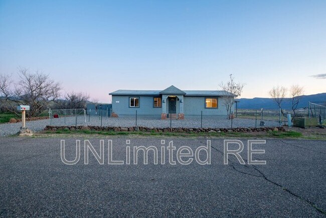 Building Photo - 3281 E Desert Dr