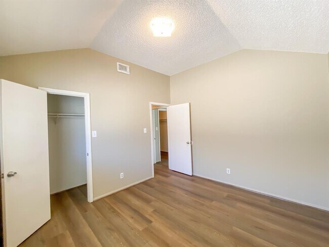 Building Photo - 1308 Brenda Ln