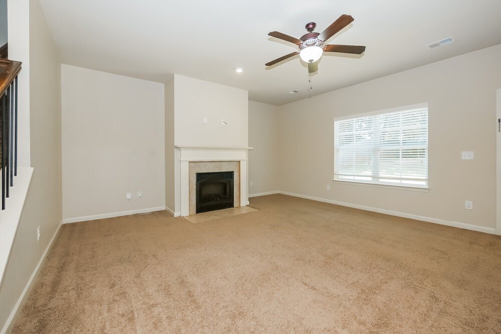 Building Photo - 917 Piedmont Dr