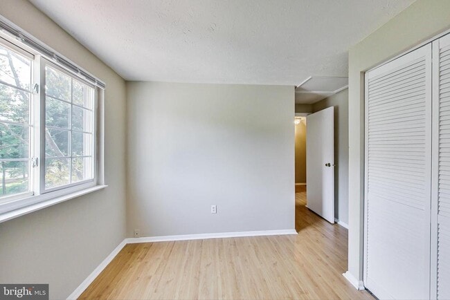 Building Photo - 11141 Captain's Walk Ct