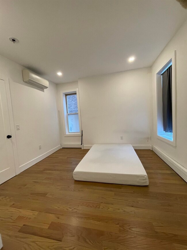 Building Photo - 232 Van Horne St