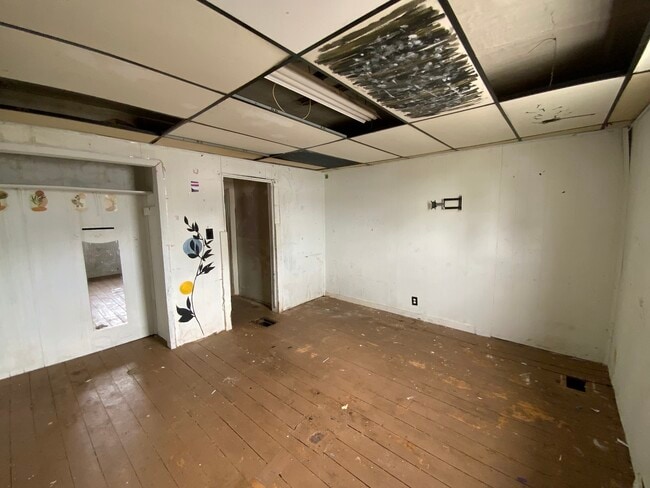 Building Photo - 1102 N Bowman Ave