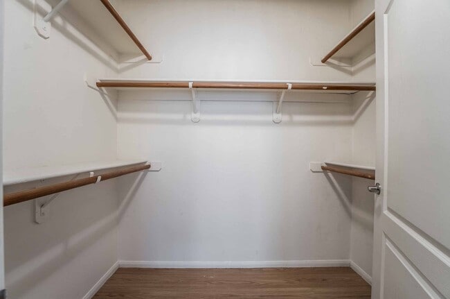 Building Photo - 2 bedroom condo in the heart of Henderson!