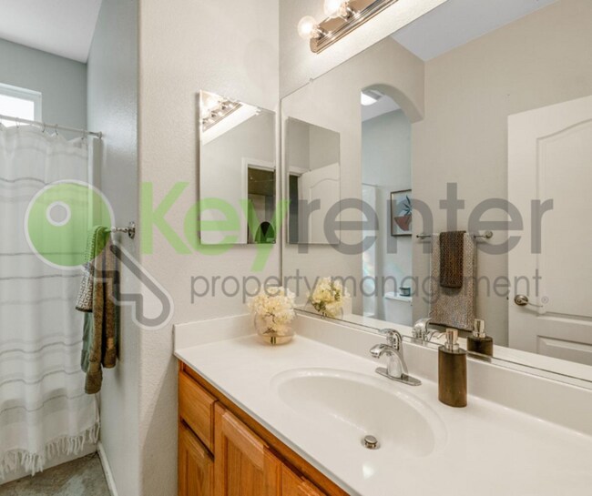 Building Photo - 209 Needle Ct