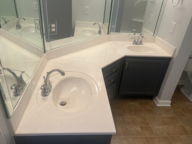 Building Photo - 1019 Briggs Ln