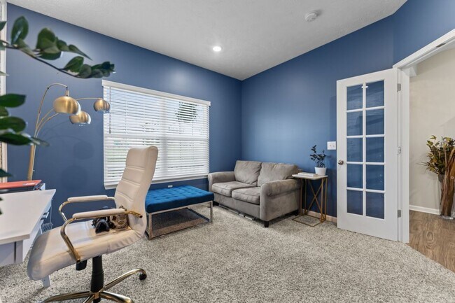 Building Photo - 8609 Warbler Br Wy