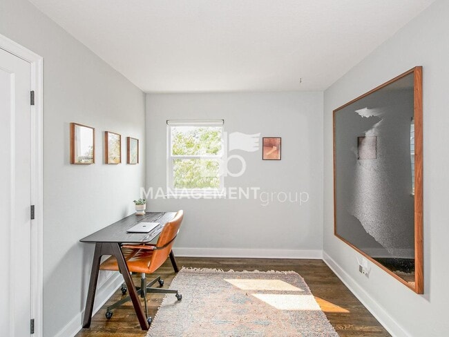 Building Photo - Light & Bright Modern Daylight Ranch Loaded with Updates! Walking Distance to Kennedy School!!!!