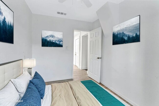 Building Photo - Darling 3/1 Duplex in Oakhurst
