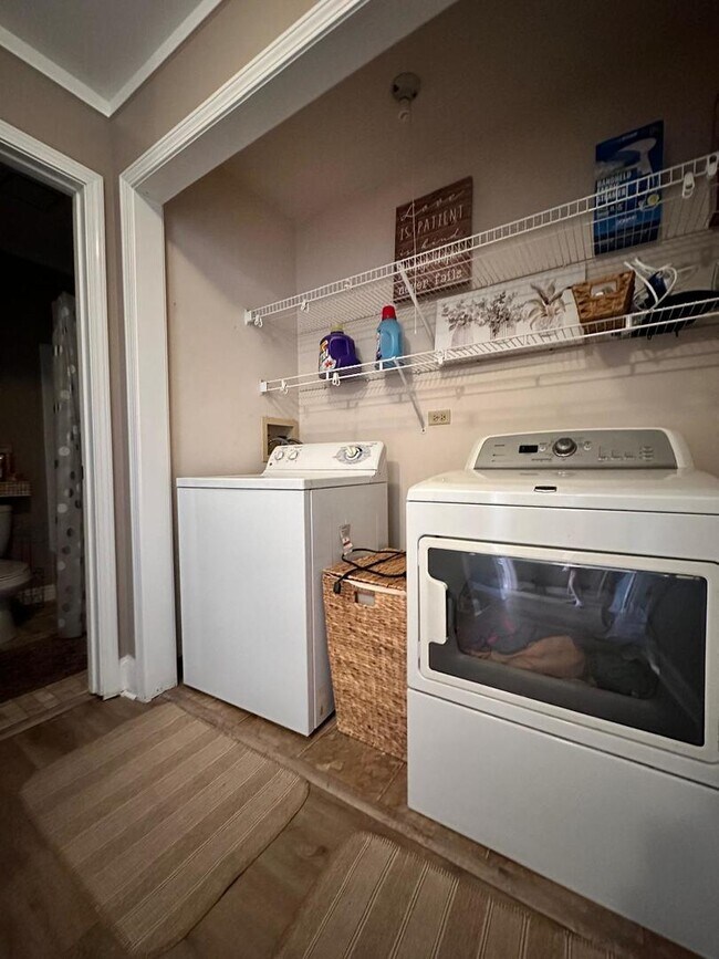 Building Photo - 1810 Maserati Dr