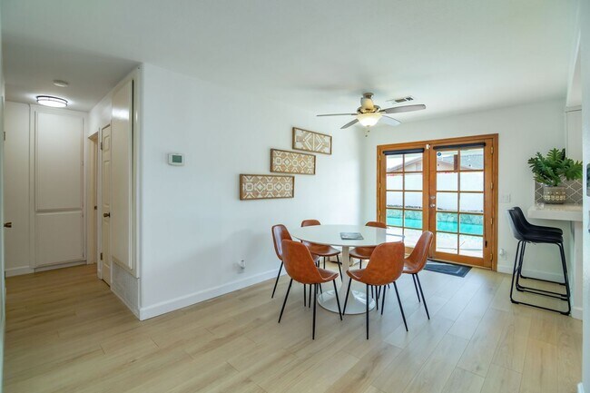 Building Photo - 54200 Avenida Madero