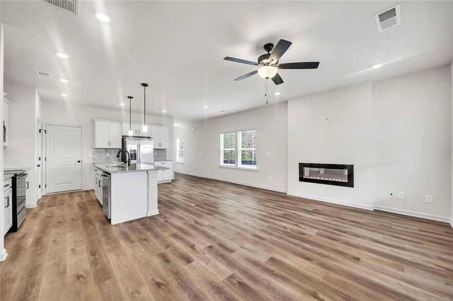 Building Photo - 374 Mountain Blvd S