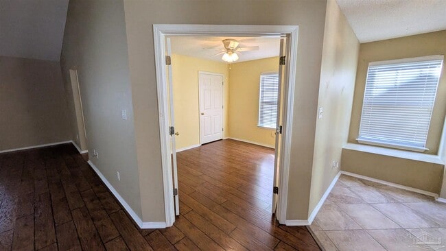Building Photo - 213 Mirabelle Cir