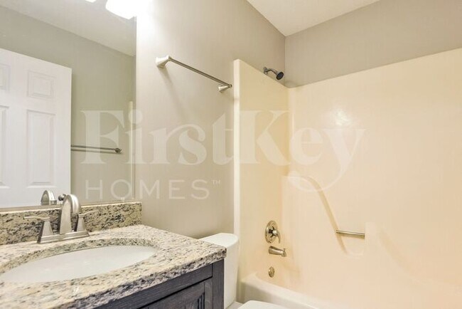 Building Photo - 130 Del Oro Dr