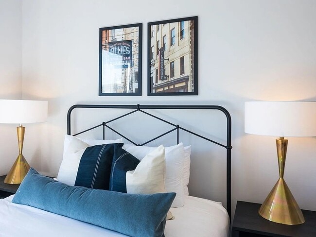 Building Photo - 303 31st Ave N