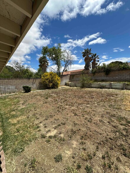 Building Photo - 1832 W Ave K11