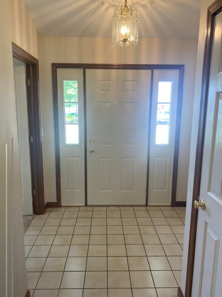 Building Photo - 2925 E Buckskin Dr