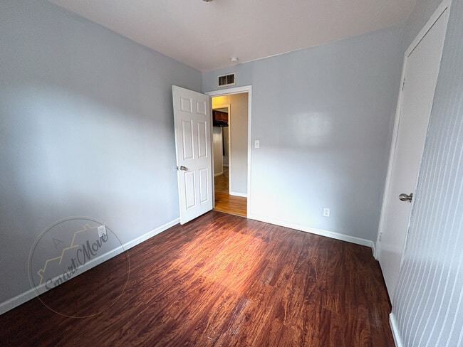 Building Photo - 13343 Charlotte Ave