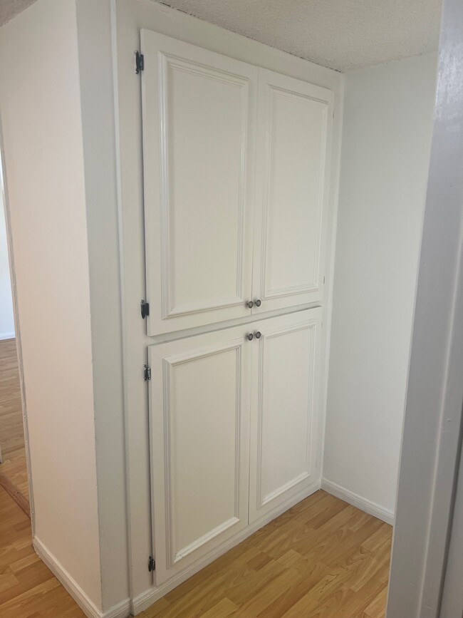 Storage space in hallway - 1937 S Bedford St