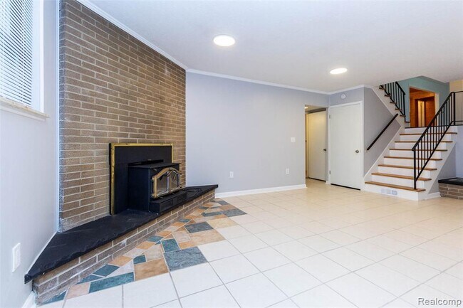 Building Photo - 7580 Thornwood St