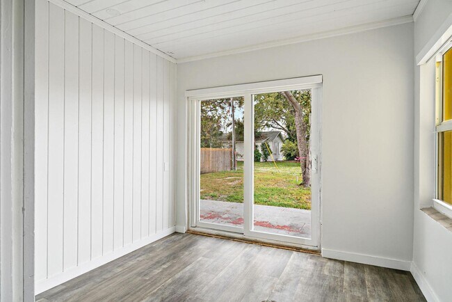 Building Photo - 1205 Longwood St