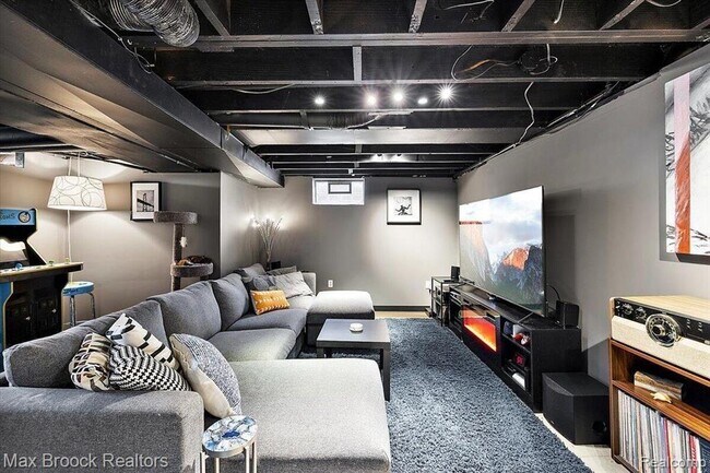 Building Photo - 3207 N Altadena Ave