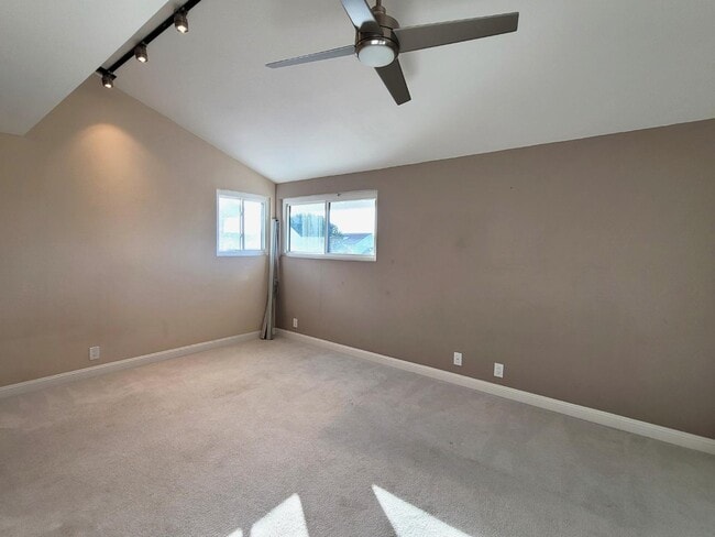 Building Photo - 572 Marlin Ct