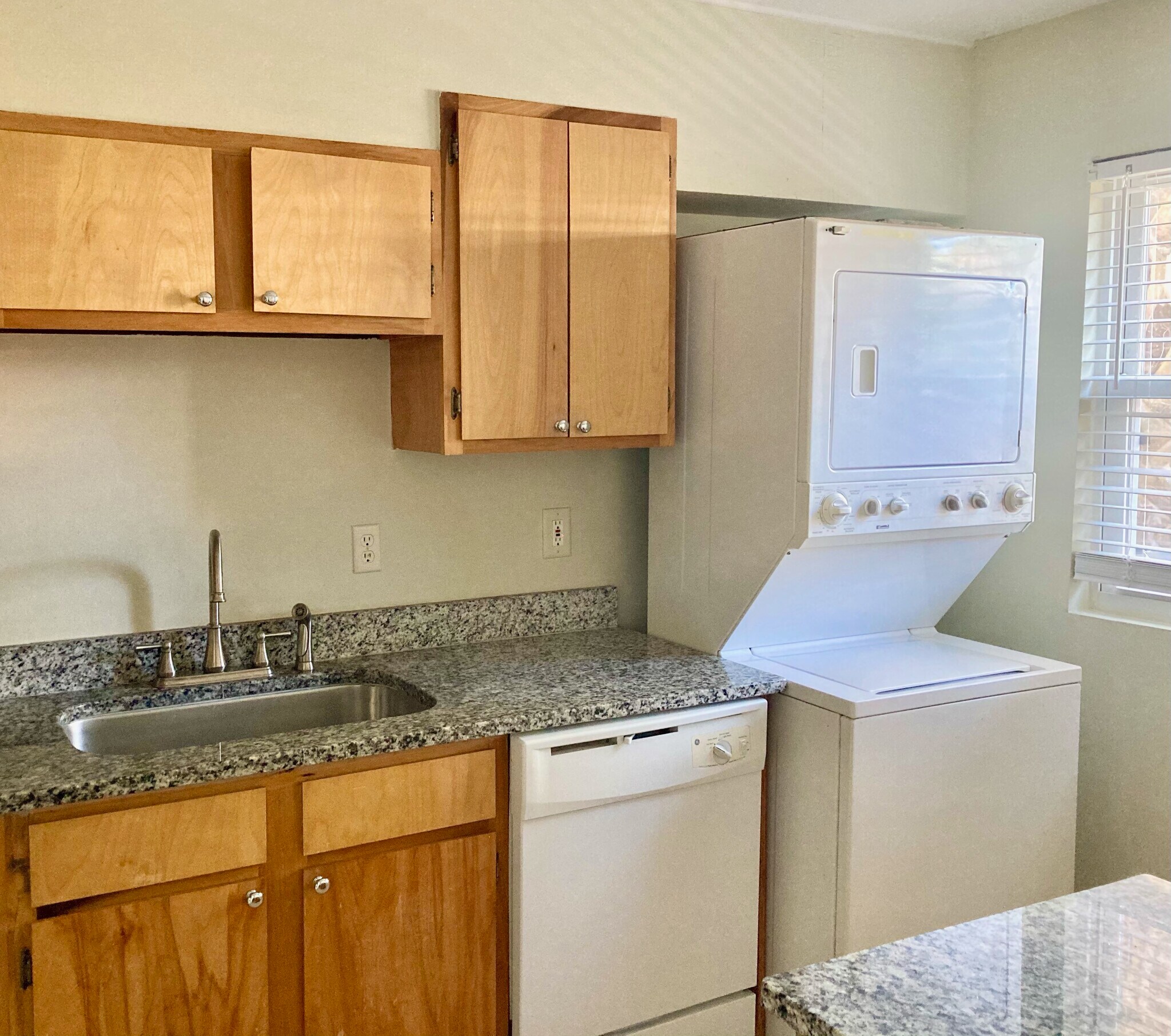 Building Photo - 16 Reid St