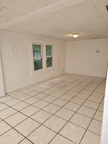 Building Photo - 8410 N Elmer St