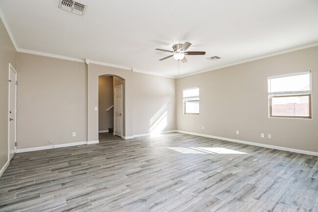 Building Photo - 261 N Valle Verde