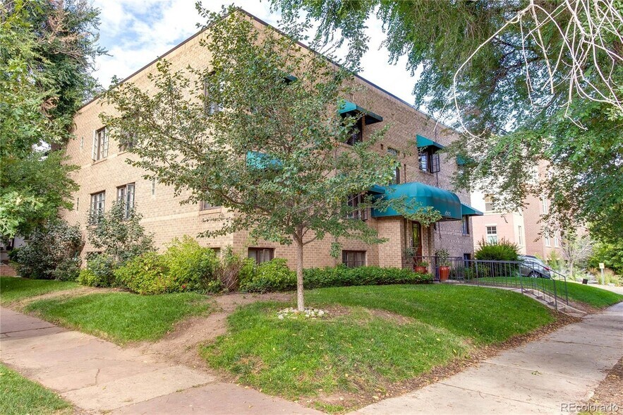 Building Photo - 1605 St Paul St