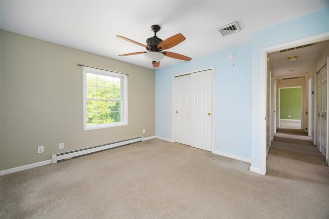 Building Photo - 37 Pine Ln