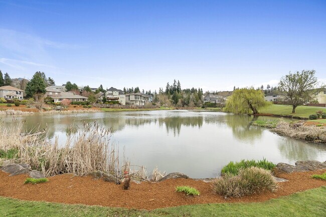 Building Photo - Beautiful, Spacious, Damascus Home with Incredible Views