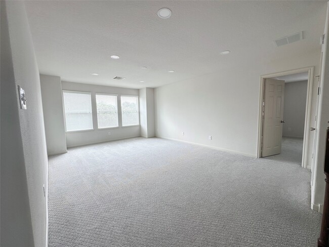 Building Photo - 3206 Balch Springs Ln