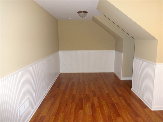 Building Photo - 243 Royal Cres Terrace