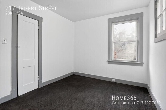 Building Photo - 217 Reifert St