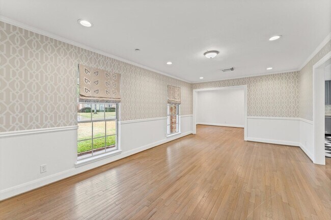 Building Photo - 6158 Burgoyne Rd