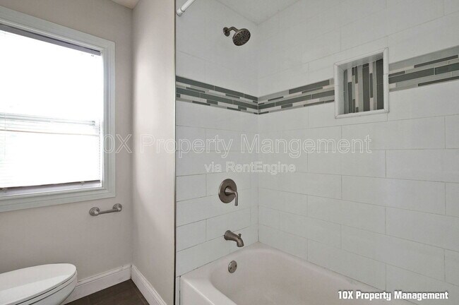 Building Photo - 917 Lockbourne Rd