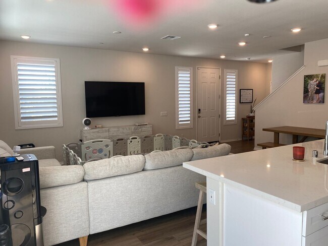 Building Photo - Temecula Home Ready for Lease!!!