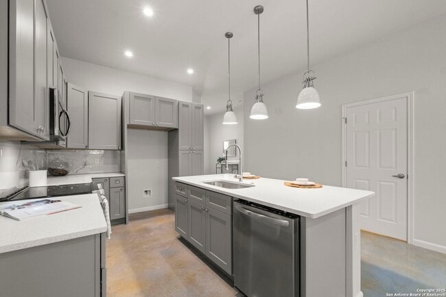 Building Photo - 1002 Morningside Dr
