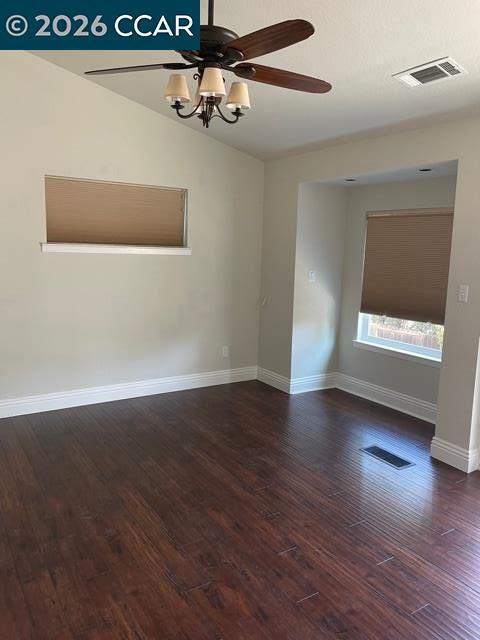 Building Photo - 2860 Buena Vista Ave