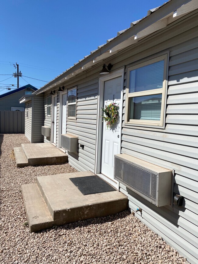 Building Photo - 906 S Colorado St