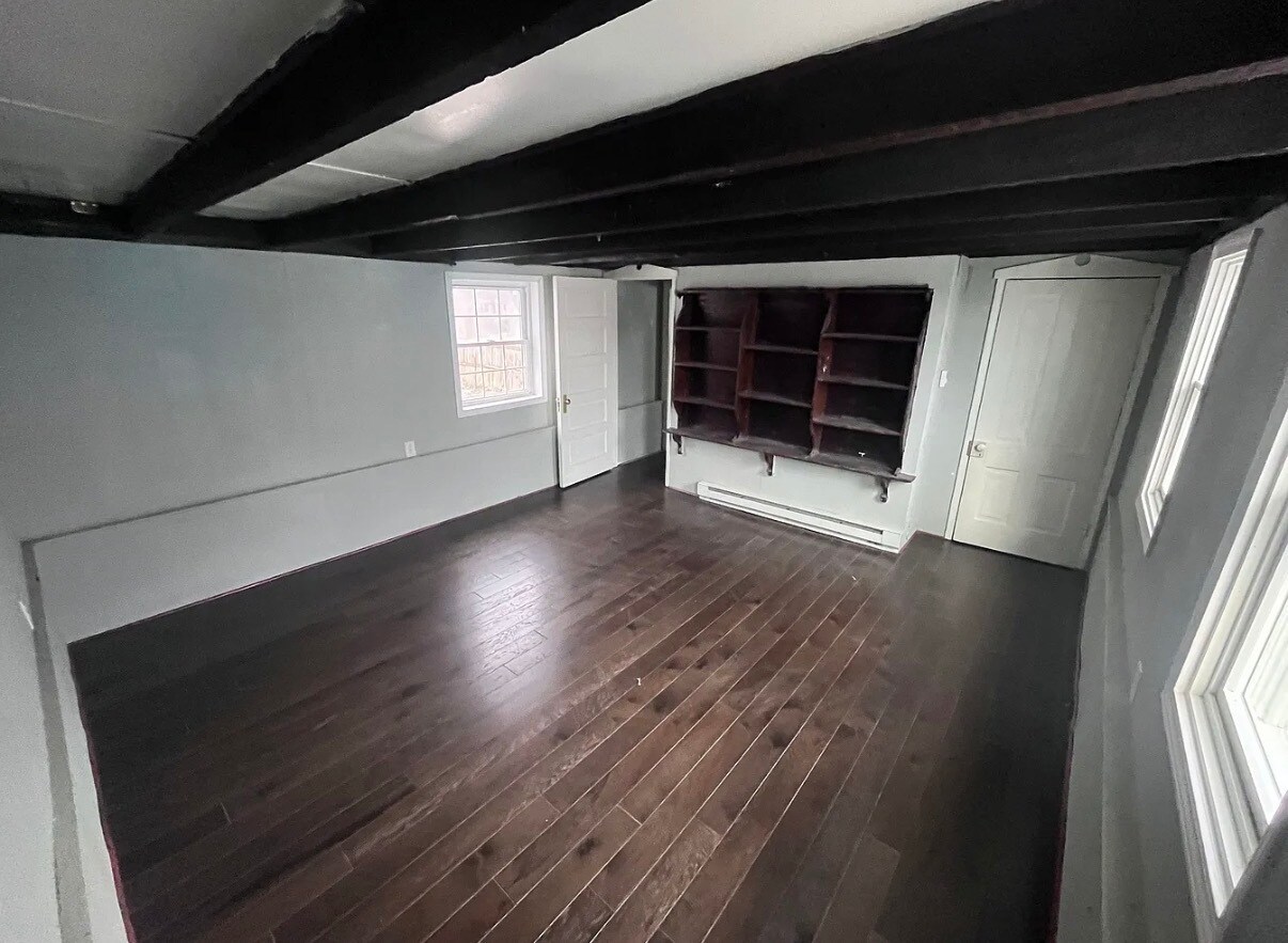 Building Photo - 309 S Maple Ave