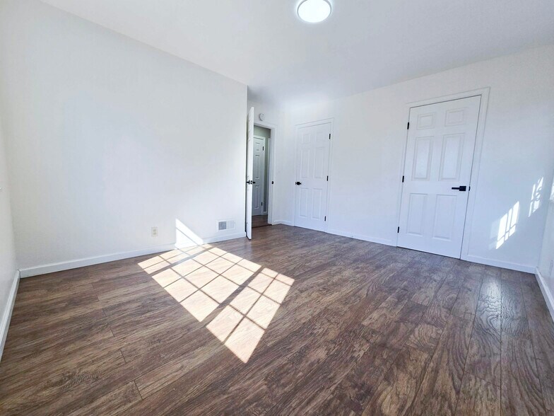 Building Photo - 2944 E 29th St