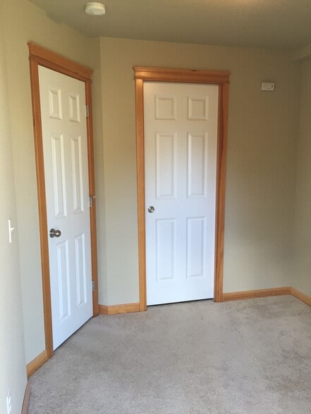 Den or office - 320 25th Ave S