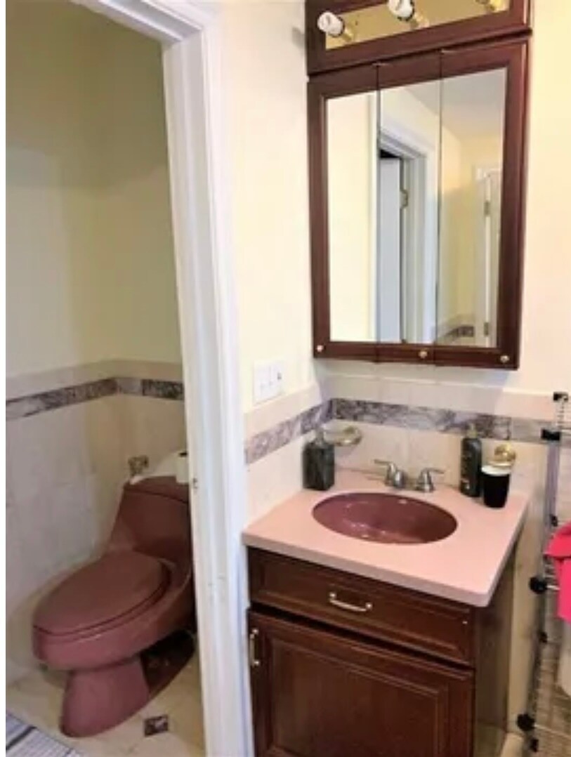 Building Photo - 309 Beacon St